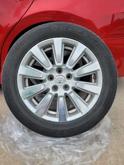 Original rims and TPMS from Sienna 2017 mounted on Goodyear all season tires 235X55XR18, all in very...