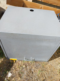 FOR SALE'S GRAY BOX & PROPANE TANK & MISCELLANEOUS ITEMS IN FORT