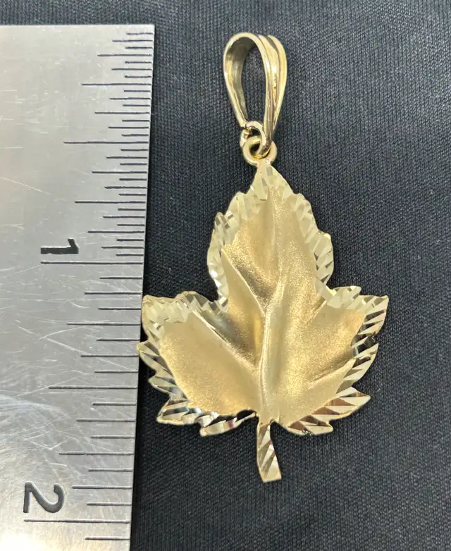 Large 10K Gold Maple Leaf Pendant63240706466049122