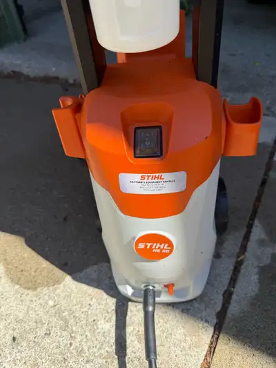 Handy lightly used pressure washer purchased from Brothers in Ancaster. Comes with all the accessori...