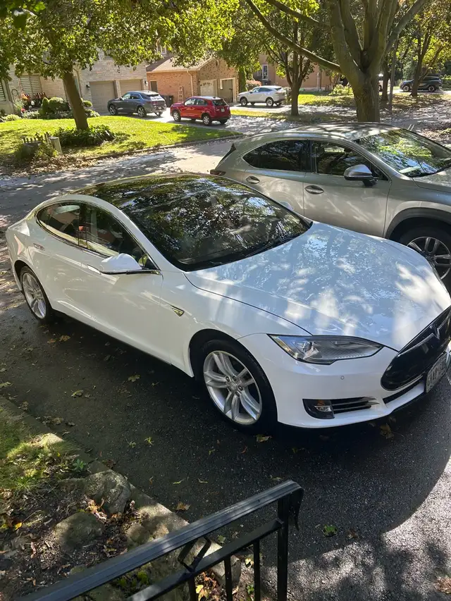 Tesla Model S 85 2013