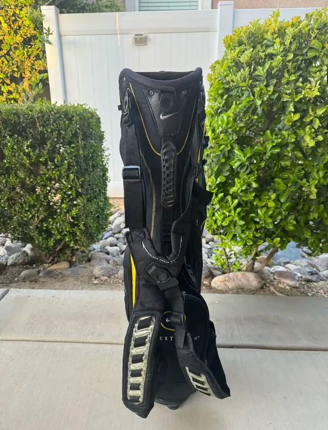Nike LIVESTRONG Golf stand bag in Golf in Belleville - Image 11