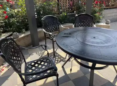 Brand New 5pcs Round Cast Aluminum Dining Set BBQ Table $1699, View more