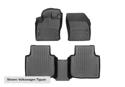 Mint condition - fits 2018-2024 models Selling all 4 (front, passenger, rear) weathertech mats ...