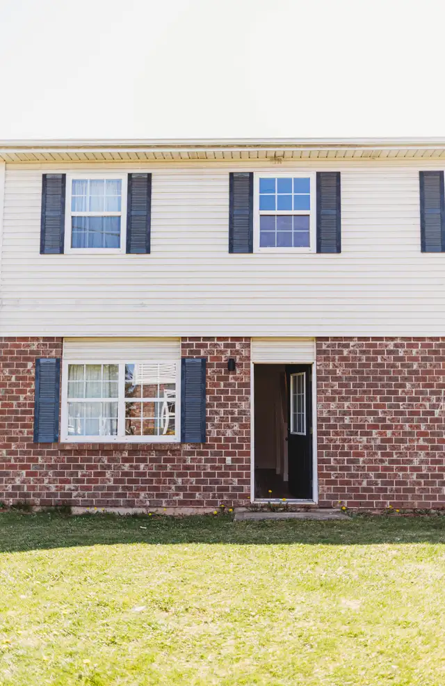 Room in a 3 Bed 1.5 Baths Townhouse in Long Term Rentals in Charlottetown - Image 11