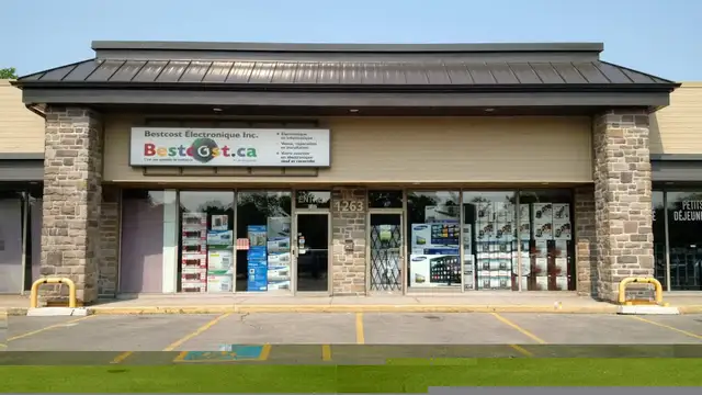 Télévision QLED 75'' 75QD7N 4K UHD HDR 144Hz GOOGLE TV Hisense in TVs in Laval / North Shore - Image 4