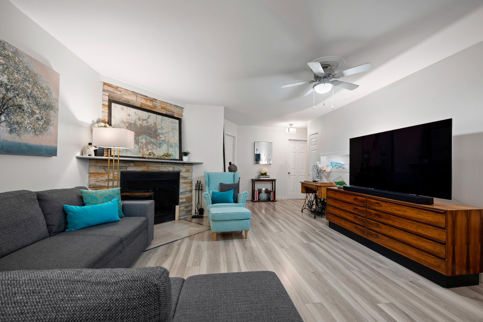 House for sale - 4 bedroom 2 bathroom (J7V 8G8) — photo 1