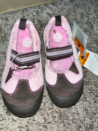 Crocs brand new shoes girls kids/chaussures enfants 