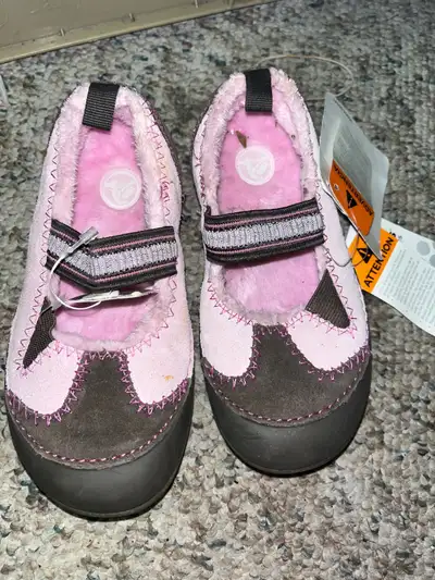 Crocs brand new shoes girls kids/chaussures enfants , View more