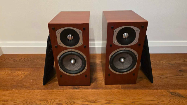 Energy RC10 bookshelf speakers in Speakers in Markham / York Region