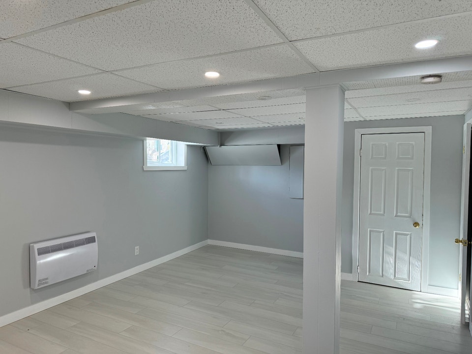 Bachelor/Studio 1,1/2 (No separate bed room - Studio) all inclu. 2