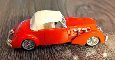 MATCHBOX CONVERTIBLE PHAETON SEDAN.1930 CORD MODEL B12.MADE IN, View more