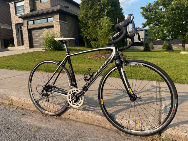 Full Carbon Specialized Tarmac Road Bike dans De route  à Laval/Rive Nord - Image 2