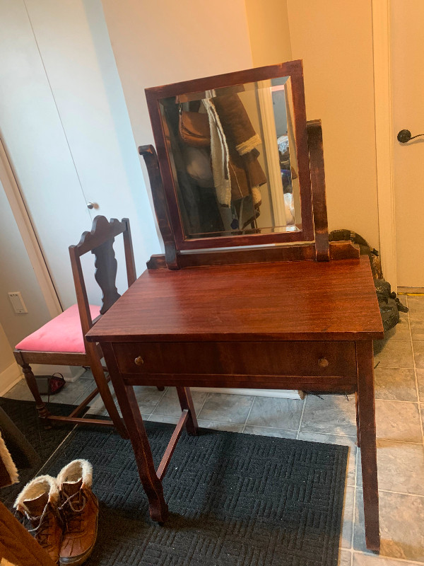 Antique mahogany empire vanity with mirror and chair in Dressers & Wardrobes in Kitchener / Waterloo