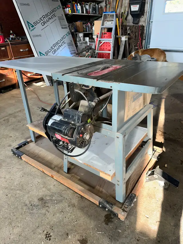 10” Delta deluxe contractor saw in Power Tools in Hamilton - Image 3