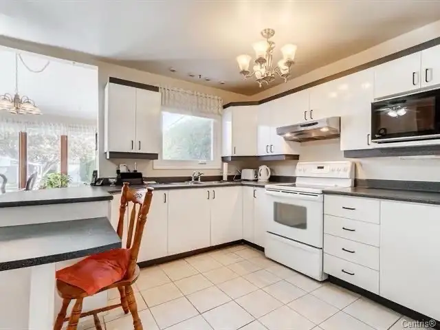  Beautiful 3-Bedroom House for Rent in Gatine in Long Term Rentals in Gatineau - Image 9