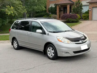 Selling my unique car! Toyota Sienna LE 143,000 Km !!! One owner! No accidents! 7 Passengers Engine...