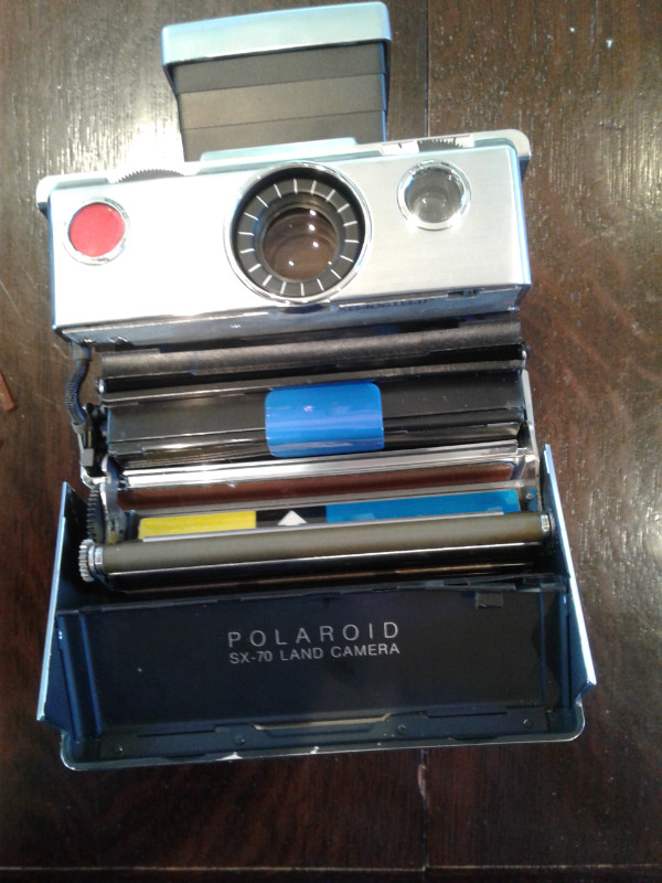 Camera Polaroid SX70,accessoires et film dans Appareils photo et caméras  à Ville de Québec - Image 3