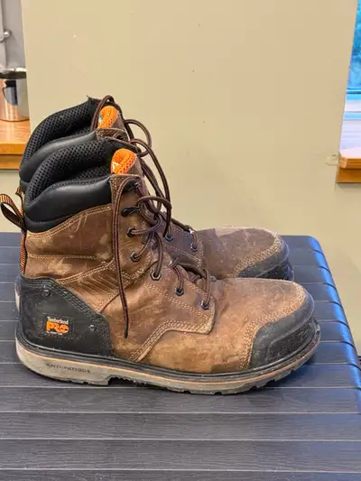 1 year old TIMBERLAND PRO work boots. Used for 1 season. Normal wear and tear from work. No real iss...