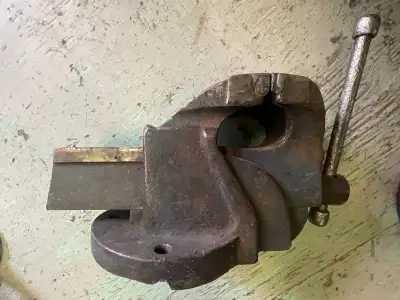 Large Four Inch Heavy Duty Vise Smoothed-off Top Jaws, View more