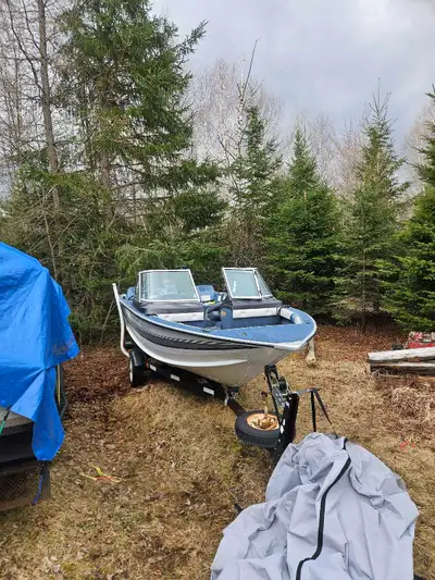 Bateau LEGEND IMPULSE 16.5pied en aluminium avec moteur yamaha 2 temps 85hp prêt pour la saison. Vie...