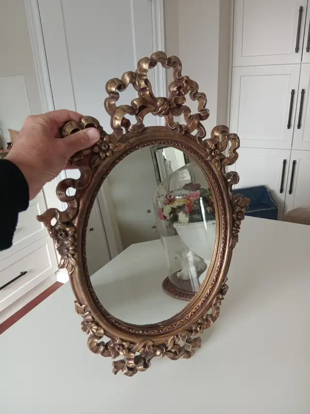 Vintage Ornate Baroque Style Gold Gilted Framed Mirror in Home Décor & Accents in Calgary - Image 4