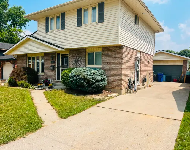 OPEN HOUSE! Awesome  2-Storey Home,  Dbl Car Garage!63848999297795120