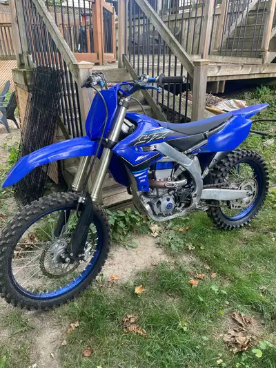 Selling a mint 2021 yz450f with very low hours on it. The bike shows 22 hrs on the Yamaha app. Polis...
