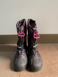 Girls Youth Sorell Boots Size 1    Brand new