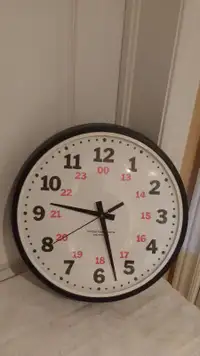 unique treasures house, school clock
