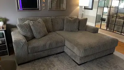 Lindyn 2 Piece Sectional with Chaise (Right Facing) w/ 4 Pillows, View more