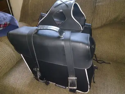 Heat Resistant motorcycle saddlebags, Black Leather Finish Located in Wardsville Ont. Used Motorcycl...