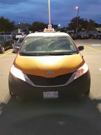 2015 Toyota Sienna rear entry accessible minivan Taxi, as is 7 seater. Heated seat, rear camera, nav...