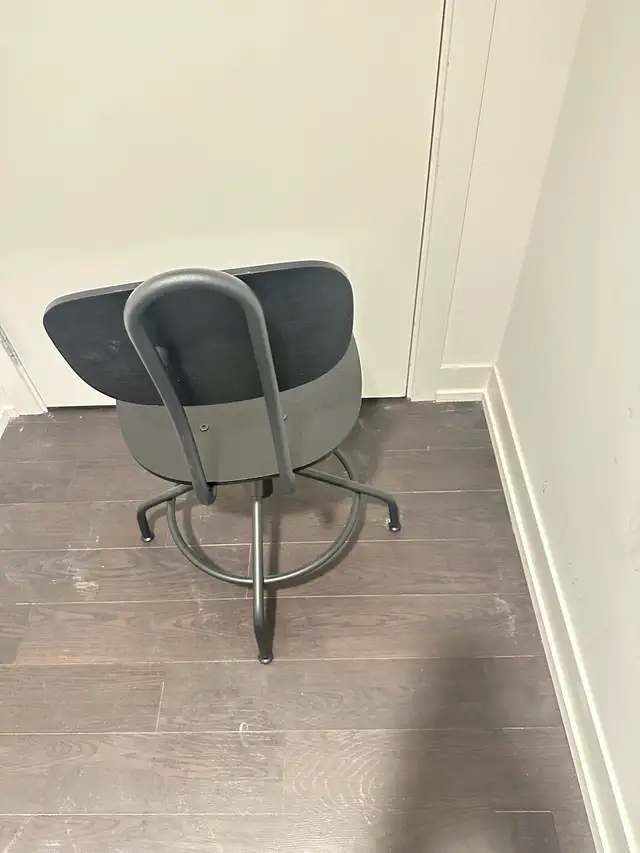 IKEA KULLABERG Rotating chair in Chairs & Recliners in City of Toronto - Image 3