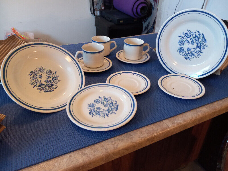 36 ads for blue and white dinner plates in All Categories in Ontario Kijiji Marketplaces