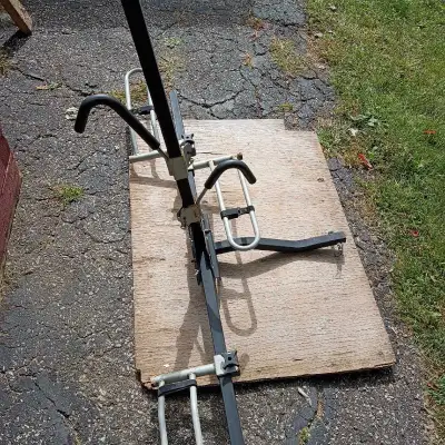 Swagman Bike Rack – Holds 1 Bike (Missing one platform), View more