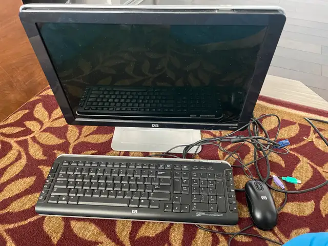 HP Monitor  in Desktop Computers in Edmonton - Image 2