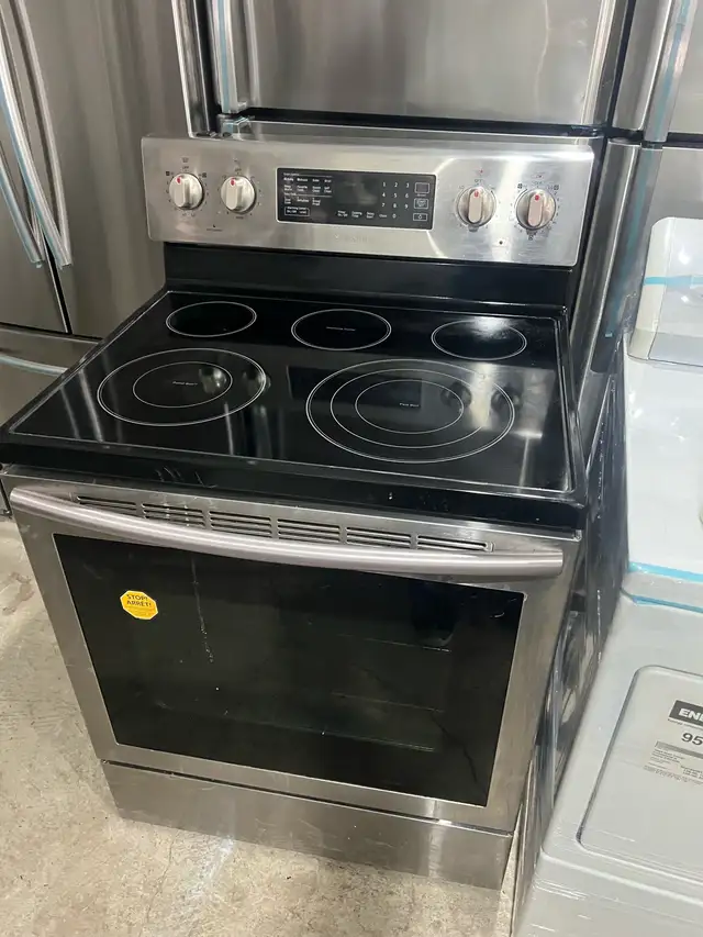 TONS OF OPTION STAINLESS STEEL ELECTRIC STOVE RANGE  in Stoves, Ovens & Ranges in Mississauga / Peel Region - Image 2