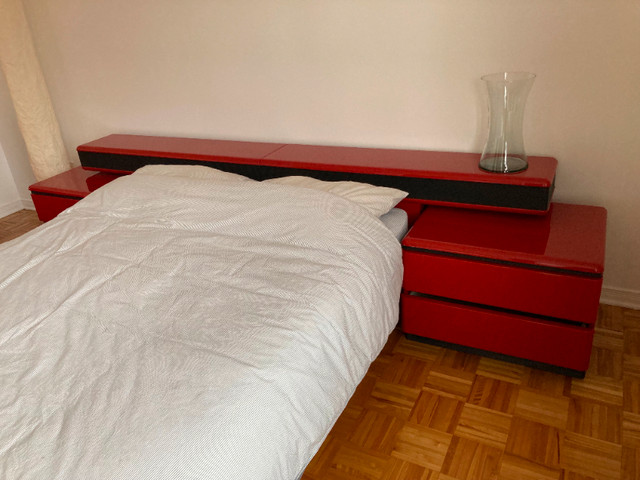 Mobilier de chambre Rougier Post-Modern laqué rouge dans Autre  à Longueuil/Rive Sud - Image 2