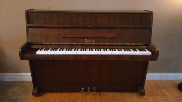 Upright Piano in Pianos & Keyboards in Fredericton