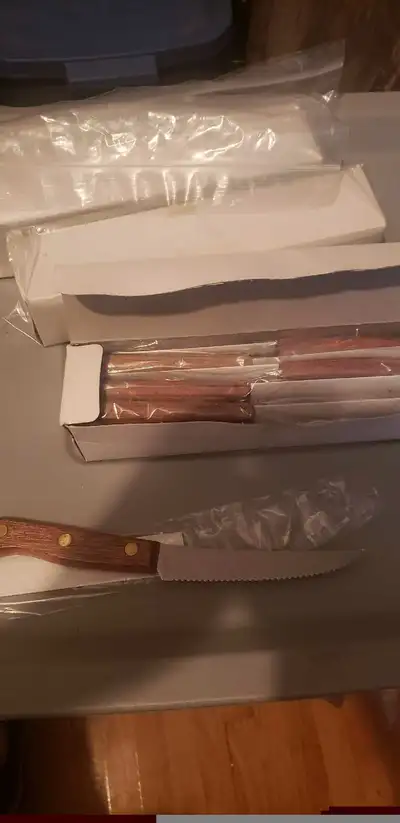 12 NEW BBQ STEAK  KNIVES  KNIFE UTENSILS JAPAN, View more