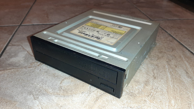 Used and Brand new internal DVD+RW drive in System Components in Gatineau - Image 3
