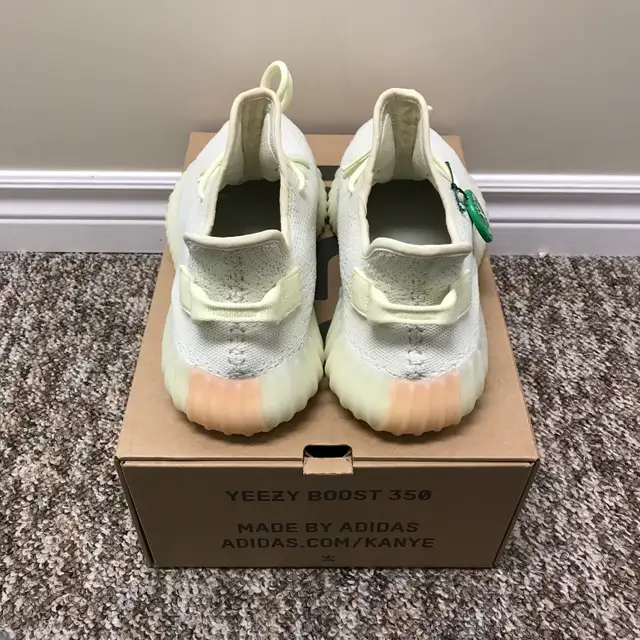 Yeezy 350 V2 Butter, Men’s Size 11.5, New in Men's Shoes in Oshawa / Durham Region - Image 4