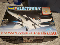 1:32 Revell 8013 Electronic Mc Donnell Douglas F-15 B/D Eagle