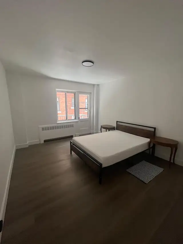 ***IMMEDIATELY AVAILABLE LARGE 3 1/2 apartment metro SNOWDON*** in Long Term Rentals in City of Montréal - Image 4