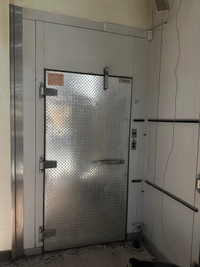 Freezer walk-in 11x7 complete with refrigeration - USED