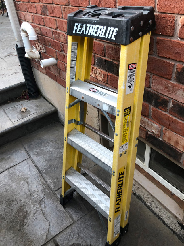 Featherlite Ladder (4 ft) Ladders & Scaffolding Hamilton Kijiji