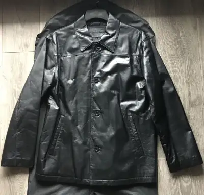 VESTE DE CUIR NOIR MEDIUM BLACK LEATHER JACKET, View more