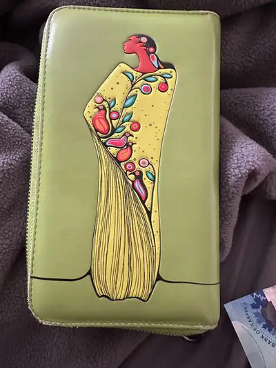 green wallet , View more