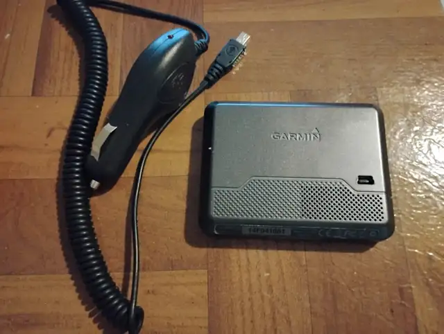 Garmin Nuvi 250W 4.3-inch Portable GPS Navigator in General Electronics in City of Montréal - Image 3